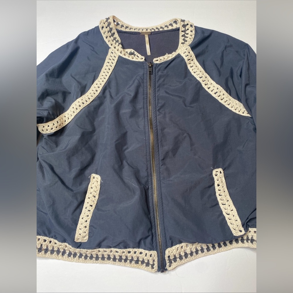 Free People M Crocheted Crop Jacket Gray Cream Full Zip Bomber Lightweight $148